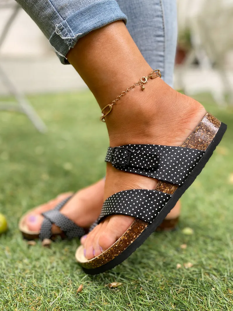 Signature Crisscross Straps Sandals - MAIBULUN