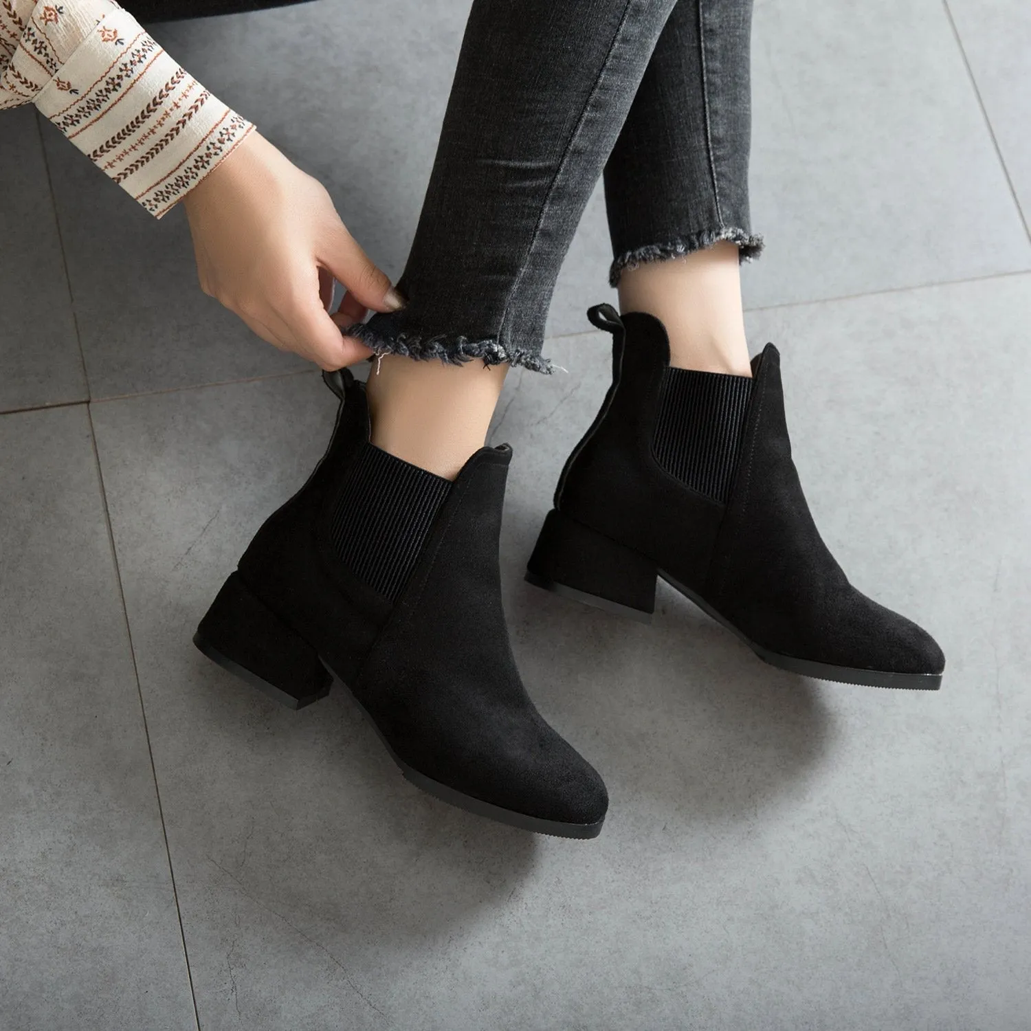 Women winter short medium chunky heel chelsea boots