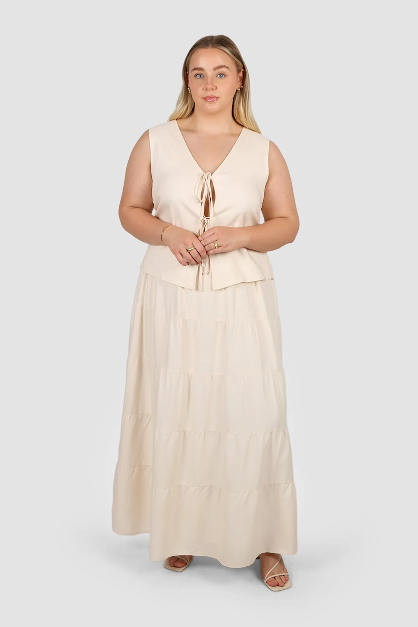 ZYLA TIERED MAXI SKIRT NEUTRAL